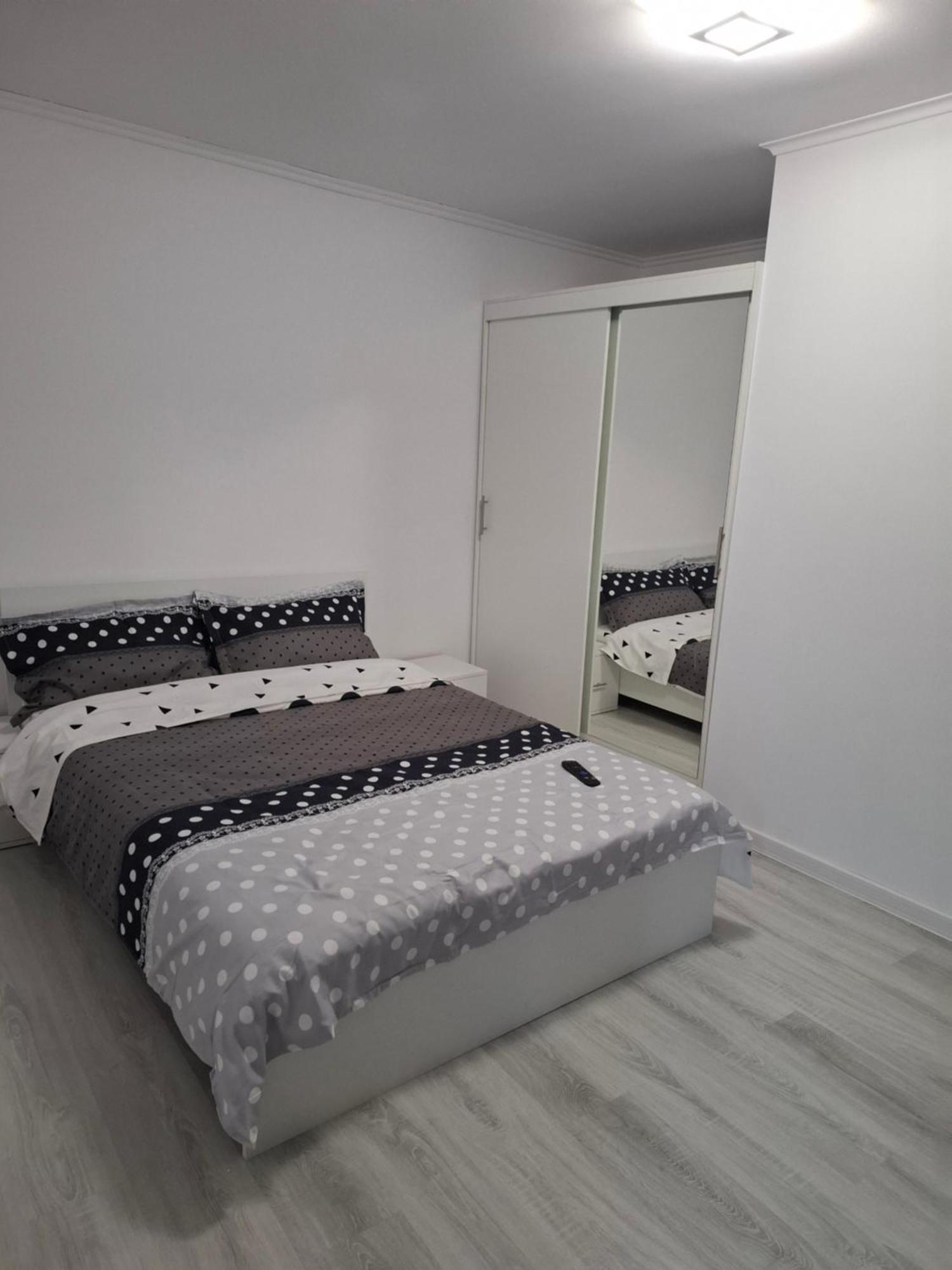 Hotel La Dede Calafat Esterno foto