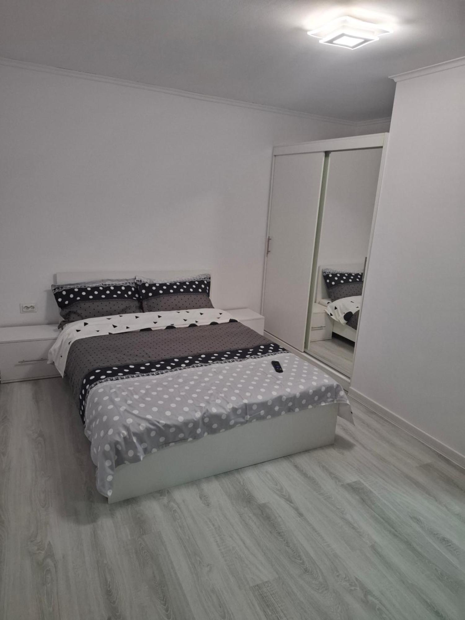 Hotel La Dede Calafat Esterno foto